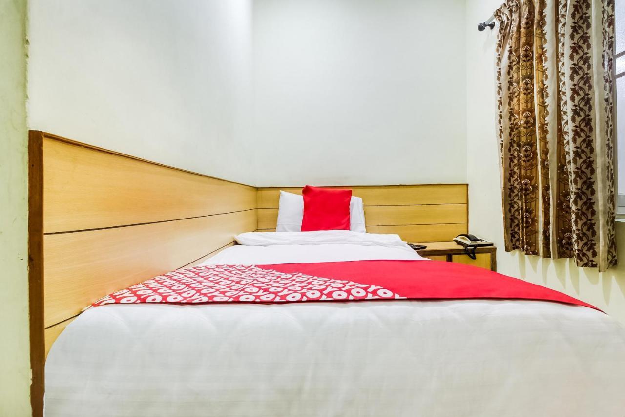 Oyo 70841 Hotel Anjali Residency Velur Esterno foto