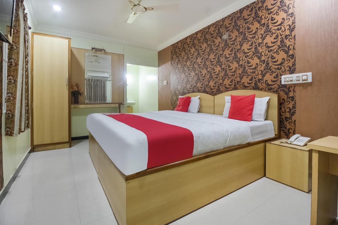 Oyo 70841 Hotel Anjali Residency Velur Esterno foto